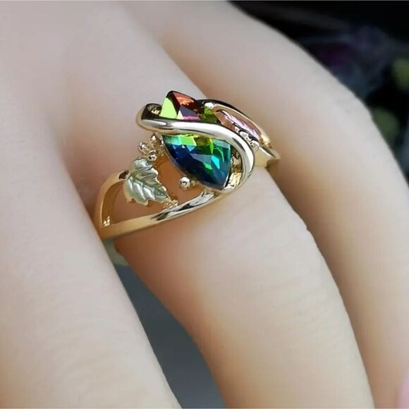 Rainbow crystal tricolor ring leaf design size 8.5 - Picture 3 of 5